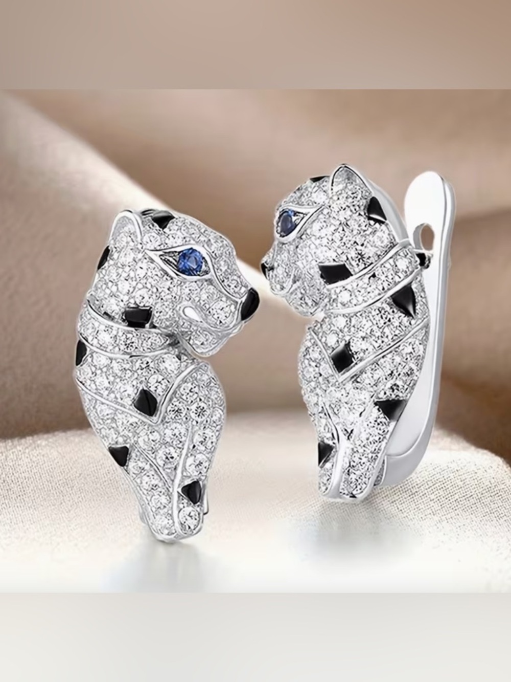 Panther Inspired Pavé Crystal Leopard Head Earrings. - Picture 4 of 6